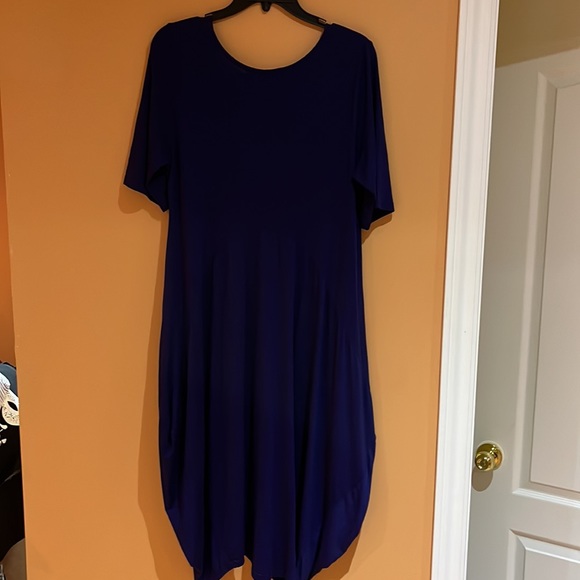 Dress - Picture 2 of 10